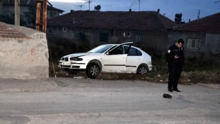 Alkollü Sürücü Gecekondu Duvarına Çarparak Durabildi 