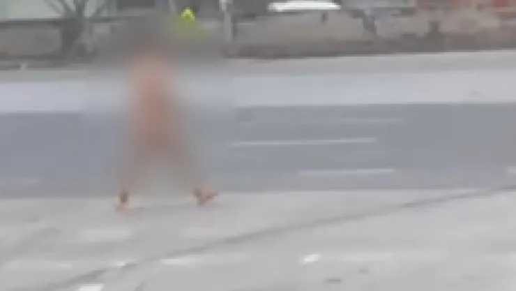 Anbar Mahallesi'nde bir şahıs çırılçıplak dolaşırken görüldü