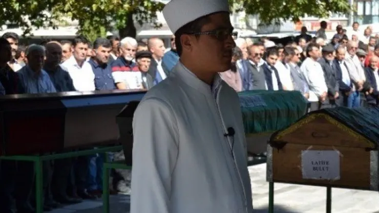 Antrenör Mehmet Bulut'un Annesi Latife Bulut Son Yolculuğuna Uğurlandı 