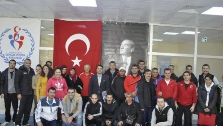 Antrenörlerle Genel Değerlendirme Toplantısı Yapıldı 