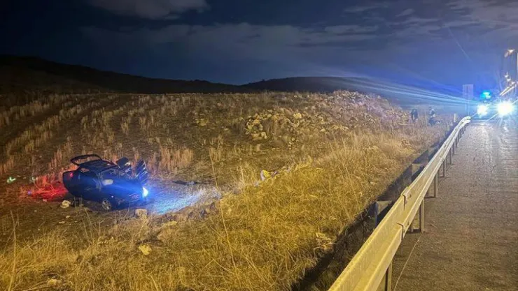 Araç şarampole yuvarlandı