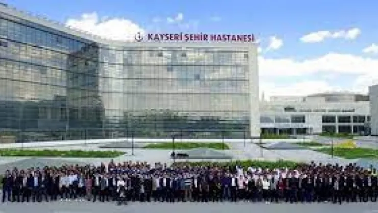 Şehir Hastanesi girişine üst geçit şart oldu