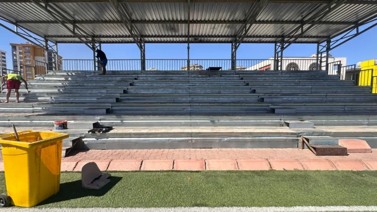 Argıncık Stadının tribünleri yenilendi