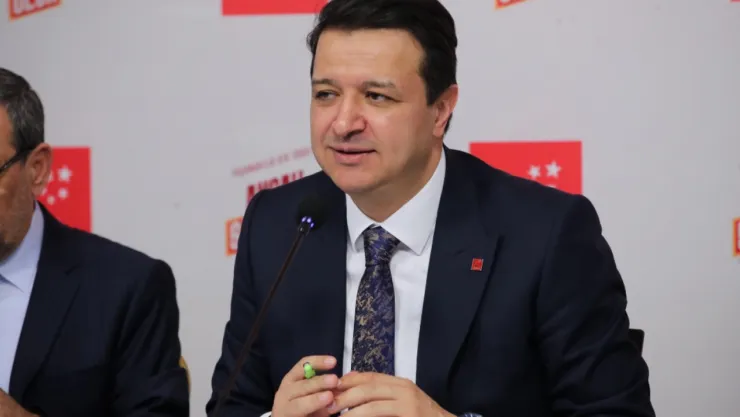 Arıkan: 'Elektrikten tasarruf etmek için ilk seçimde ampulleri söndürelim'