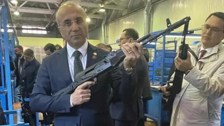 Aşkın Genç, Azerbaycan Savunma Sanayi tesislerini inceledi
