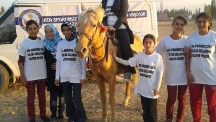 Ata Sporu Cirit'e Bayanlar Daha Çok İlgi Gösteriyor 