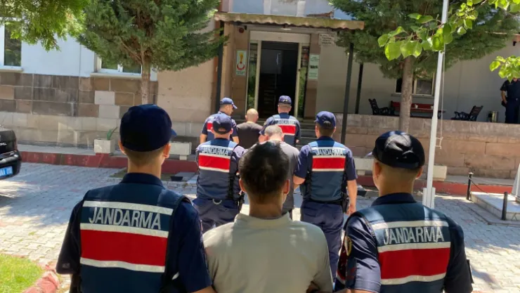 Bağ evi hırsızları yakalandı