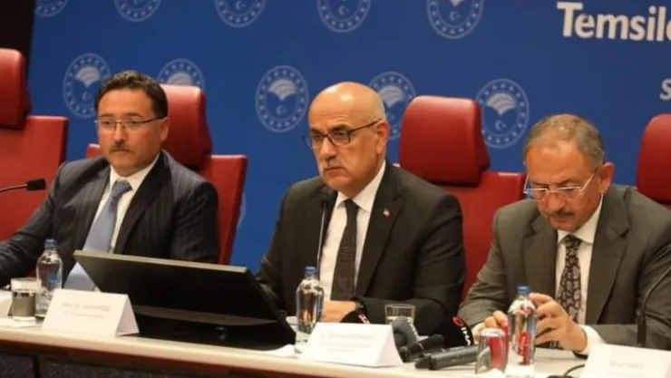 Bakan Kirişci: 'İHA'ları, SİHA'ları, o robotları kullanan insanların gıdaya ve beslenmeye ihtiyacı olduğunu unutmayalım'