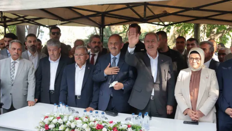 Bakan Özhaseki: 'Depremde maddi zarar 100 milyar dolar'