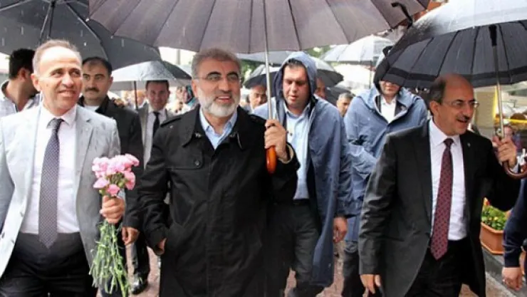 Bakan Yıldız Kayseri'de esnafı ziyaret etti