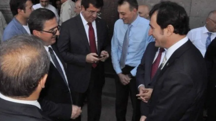 Bakan Yıldız Ve Zeybekci Cuma Namazını Han Camii'nde Kıldı