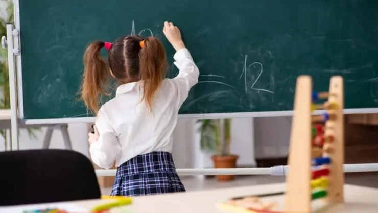 Bakanlık ilkokula başlama yaşının 69 aydan 72 aya çıkarılması konusunda harekete geçti