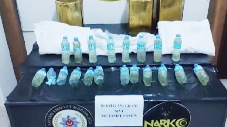 Bal tenekelerine saklanmış uyuşturucu maddeler ele geçirildi
