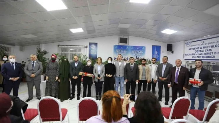 Başarılı öğrenciler ödüllendirildi