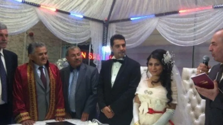 Basın Yayın Ve Enformasyon İl Müdürü Mehmet Uğurlu'nun Kızı Dünya Evine Girdi 