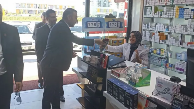 Başkan Altun, 'Eczacılarımız özellikle pandemi dönemindeki gayretleriyle hepimizin takdirini kazandı'