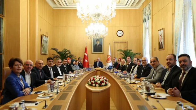 Başkan Avanlıer, 'Ailenin temelini sarsma çabalarına karşı hassas ve uyanık olmalıyız'