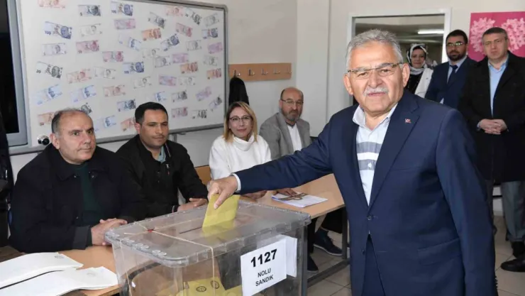 Başkan Büyükkılıç: 'Vatandaşlık görevimizi yerine getirip, sandığa gidelim'