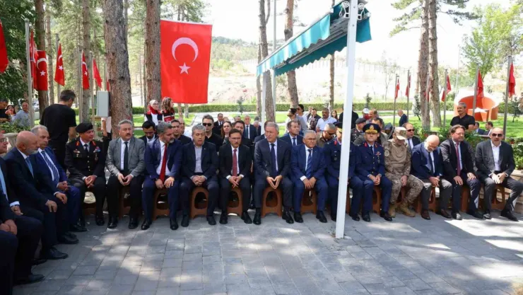 15 Temmuz'da şehitleri kabirleri başında anıldı