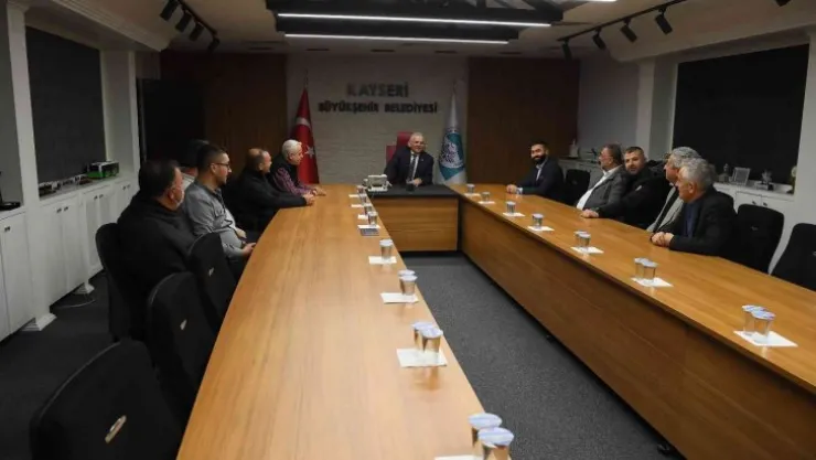 Başkan Büyükkılıç'a esnaflardan teşekkür ziyareti