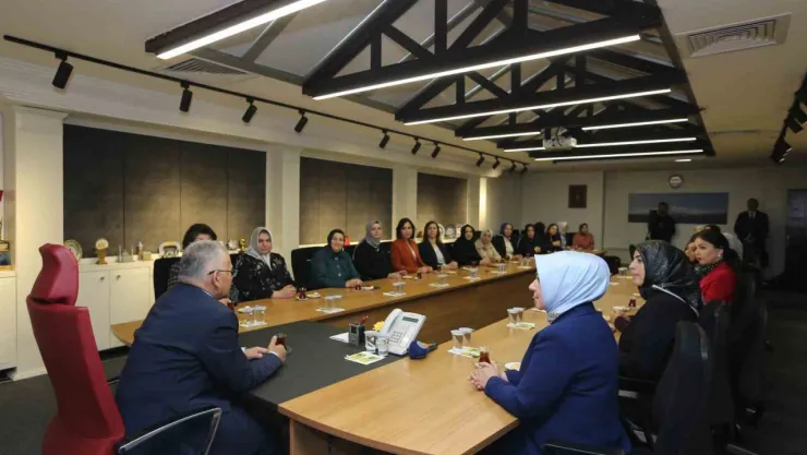Başkan Büyükkılıç, AK Partili kadınları ağırladı