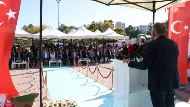 Başkan Büyükkılıç, çiftçiye bin 500 ton daha tohum dağıttı