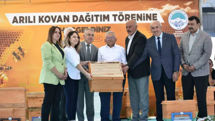 Büyükşehir'den 80 üreticiye 800 arı kovanı desteği
