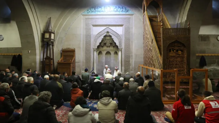 Başkan Büyükkılıç'tan İsveç'e kınama