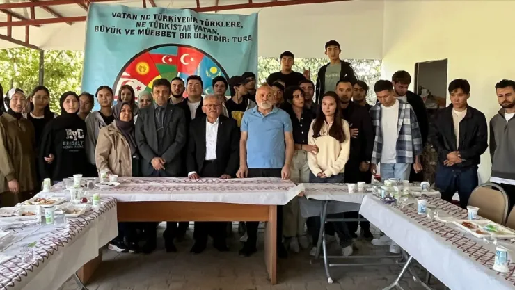 Başkan Büyükkılıç, Türk Dünyası gençleri ile bir araya geldi