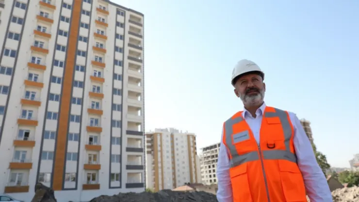 Başkan Çolakbayrakdar: 'Dönüşümle 3 bin 59 aile mutlu ve huzurlu yuvalarında'