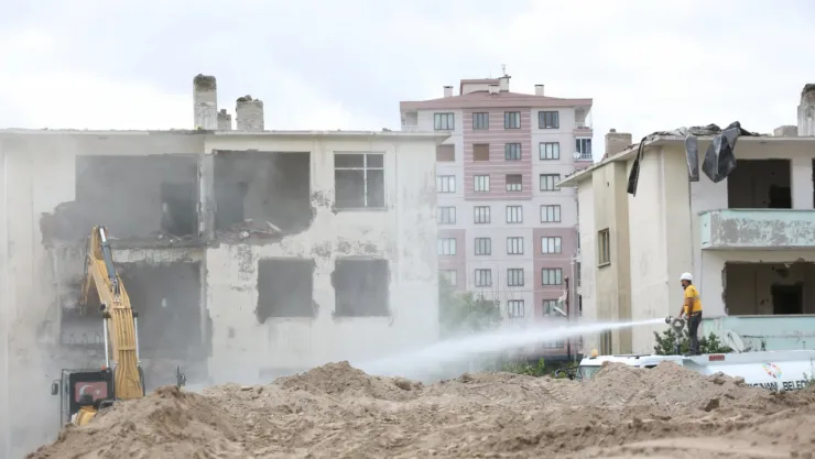 Başkan Çolakbayrakdar 'Kentsel dönüşümle üç önemli çalışmayı eş zamanlı olarak yürütüyoruz'