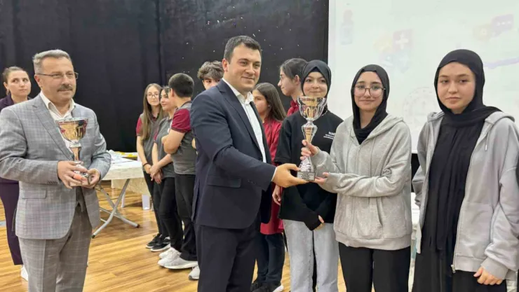 Başkan Özdoğan: 'Gençlerimizin yanında olmaya devam edeceğiz'