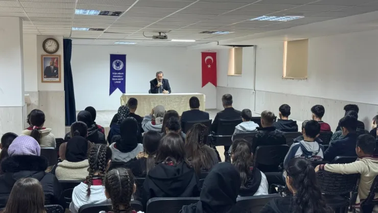 Başkan Taşyapan, 'Gençlerimizin gözlerindeki umut ışığını görmek beni memnun etti '