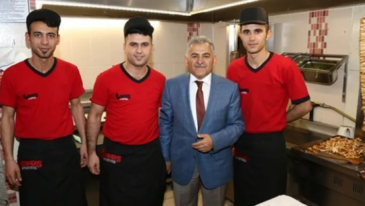 Başkan Memduh Büyükkılıç Köşk Mahallesi'nde