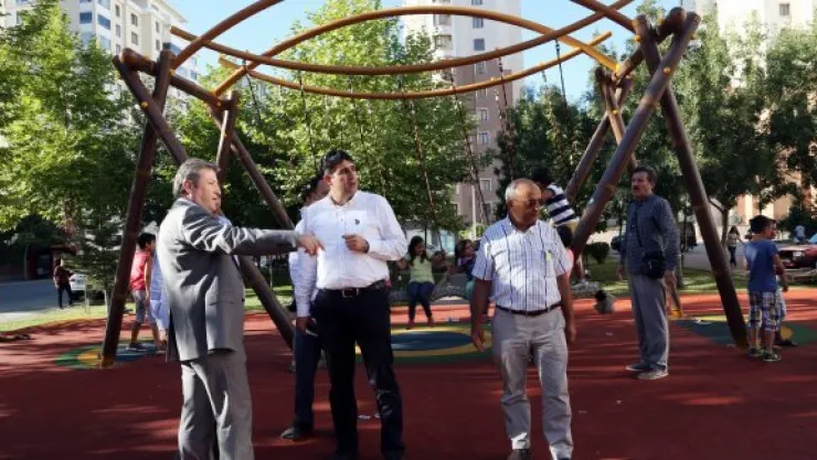 Başkan Palancıoğlu'ndan Çocuklara Yeni Nesil Oyun Grubu Hediyesi