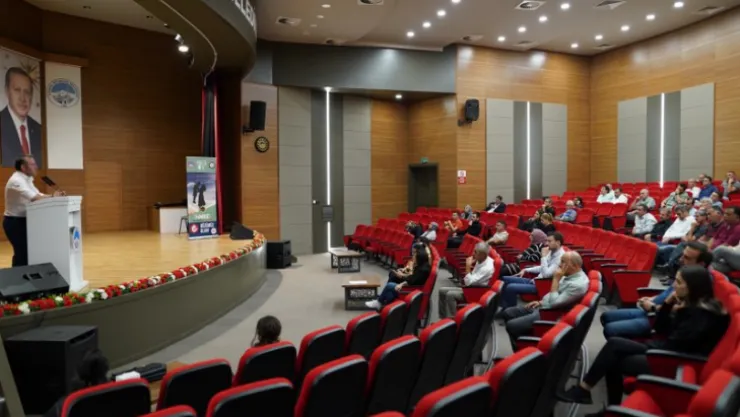 Belediye personeline, 'En İyi Narkotik Polisi Aile' eğitimi verildi