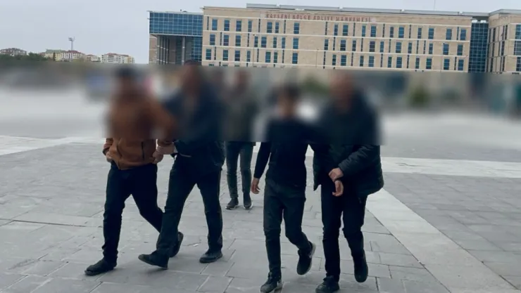 Bir çocuğun yaralandığı bıçaklı kavganın zanlısı iki çocuk yakalandı