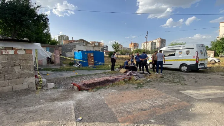 Bir kişiyi öldürüp, bir kişiyi yaralamadan yargılanan sanık müebbet hapis cezası aldı