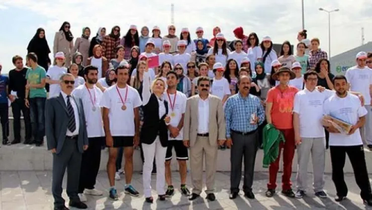 Birinci gelene altın madalya sonuncuya 1 koli süt