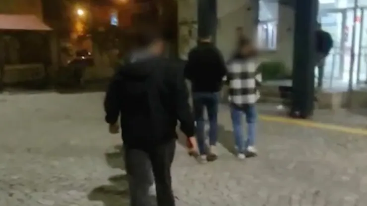 Boş arazide ateş yakarak çevreyi rahatsız eden 4 kişiye idari para cezası uygulandı