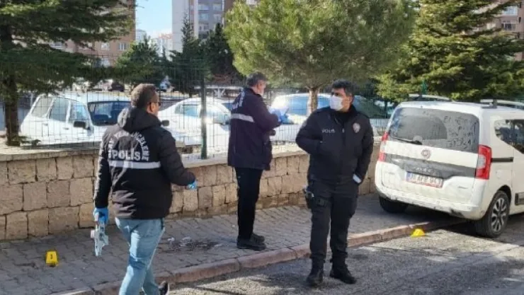 Boşanma aşamasındaki kocasını tabancayla ağır yaraladı