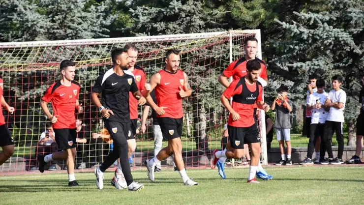Burak Yılmaz: 'Transfer tahtamız kapalı diye bırakıp, gitmeyeceğiz'