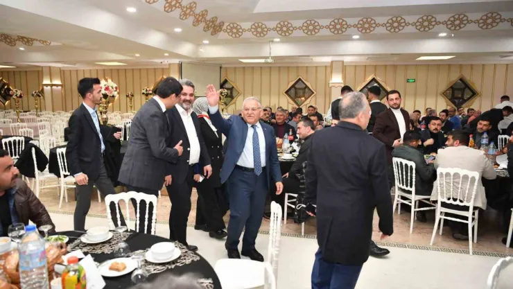 Büyükkılıç: 'Şehrimize aşığız, bayrağımıza aşığız, insanlara hizmete aşığız'