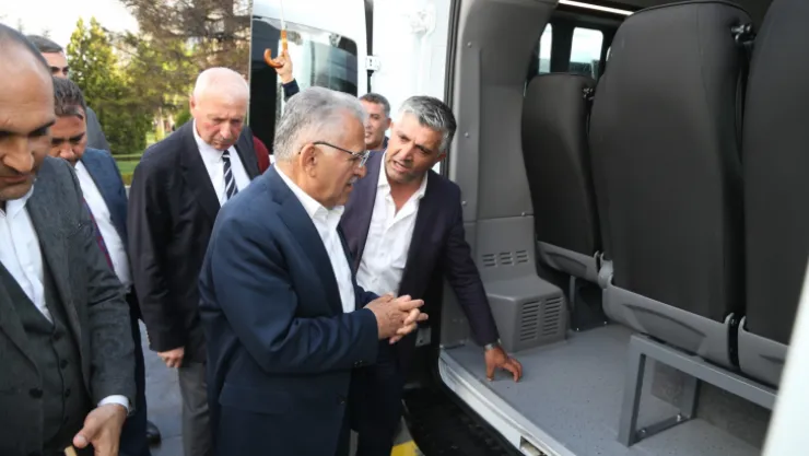 Büyükşehir, ilçeler için 238 yeni servis aracı alacak