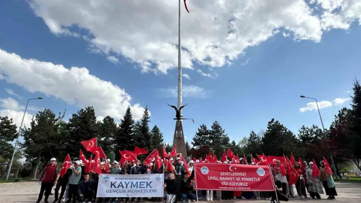 KAYMEK öğrencilerinden Şehitler Haftası'nda anlamlı ziyaret