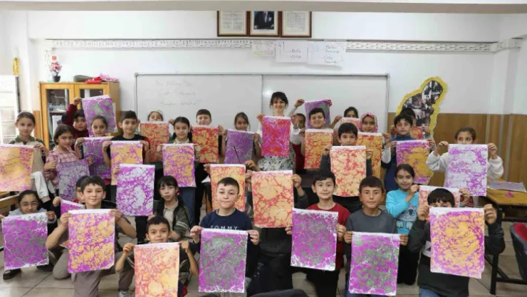 KAYMEK'ten minikler için okullarında 'ebru' etkinliği