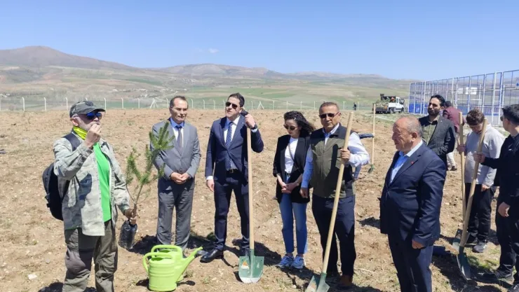 Büyükşehir, Pınarbaşı İlçesini ağaçlandırdı