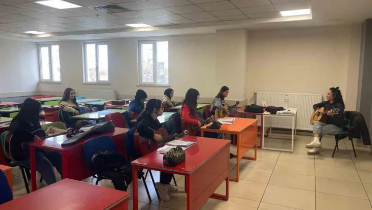 Değer Gençlik Projesi dolu dolu geçiyor