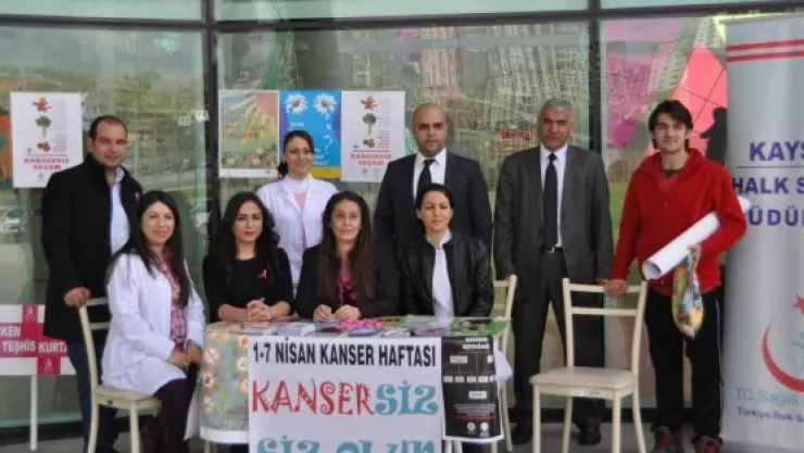 Buz pateni pistinde kanser haftası etkinliği yapıldı