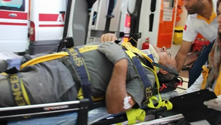 Cami inşaatında iskele kırıldı 1 işçi yaralandı